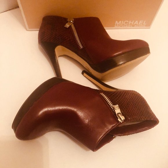Michael Kors Shoes - Michael Kors York Bootie Leather Booties – 7M